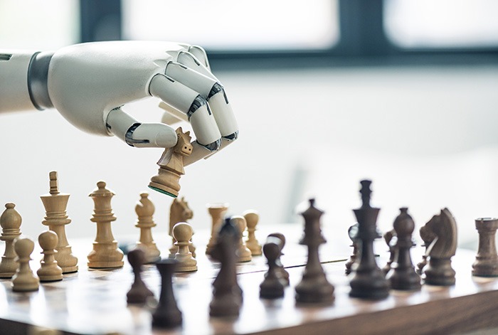 Robot igra šah protiv čoveka