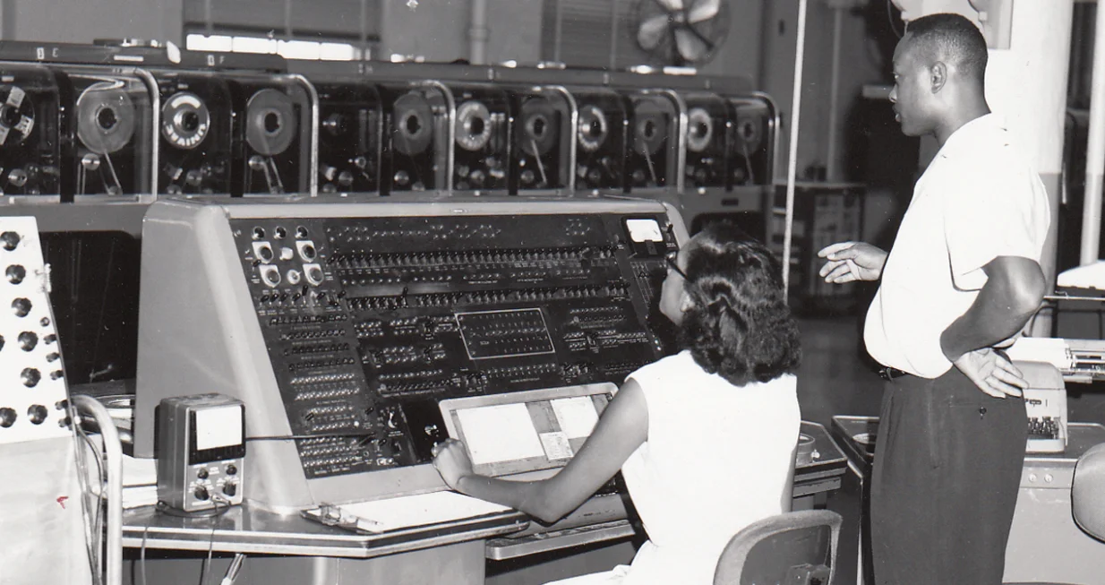 prvi komercijalni racunar